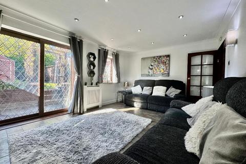 4 bedroom detached house for sale, Emmer Green, Wigmore, Luton, Bedfordshire, LU2 8UH