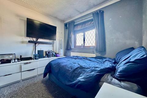 4 bedroom detached house for sale, Emmer Green, Wigmore, Luton, Bedfordshire, LU2 8UH