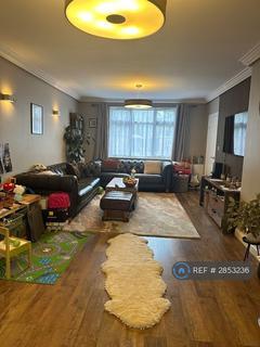 5 bedroom detached house to rent, Kempston, Kempston Bedford, MK42