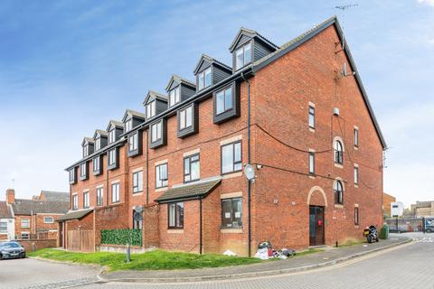 2 bedroom flat for sale, Rectory Road, Rushden, NN10