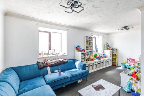 2 bedroom flat for sale, Rectory Road, Rushden, NN10
