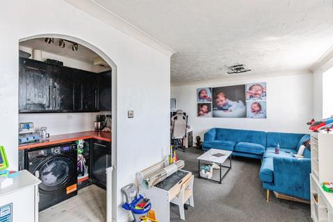 2 bedroom flat for sale, Rectory Road, Rushden, NN10