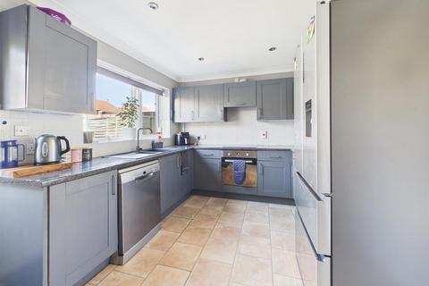 5 bedroom detached house for sale, Foxleigh Crescent, Longlevens, Gloucester