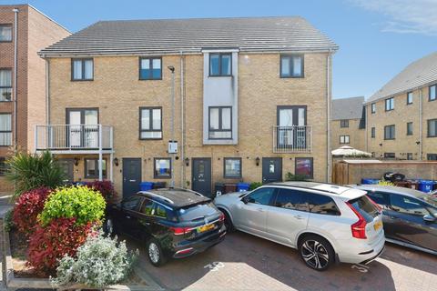 4 bedroom terraced house for sale, Draper Close, Grays, Essex, RM20