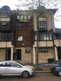 1 bedroom in a house share to rent, Rope St, London, SE16