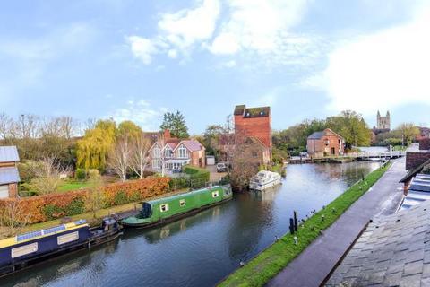2 bedroom retirement property for sale, Newbury,  Berkshire,  RG14
