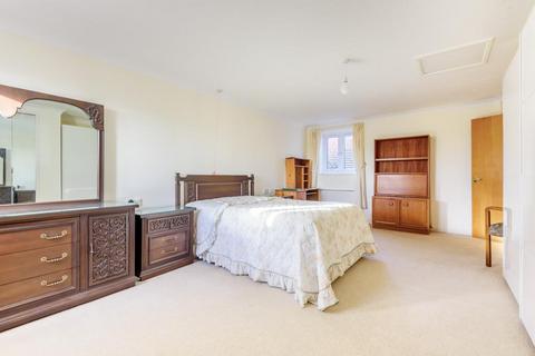 2 bedroom retirement property for sale, Newbury,  Berkshire,  RG14