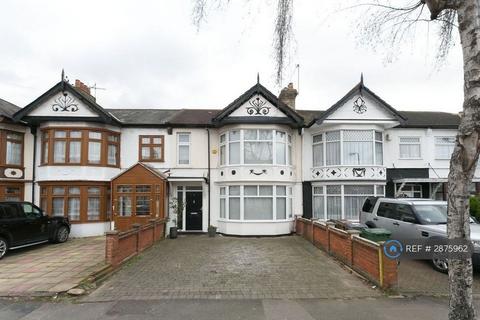 3 bedroom terraced house to rent, Nelson Road, London, E4