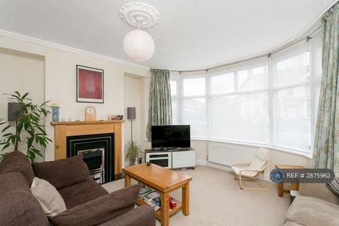 3 bedroom terraced house to rent, Nelson Road, London, E4