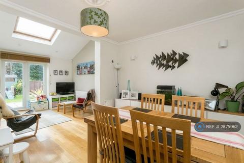 3 bedroom terraced house to rent, Nelson Road, London, E4