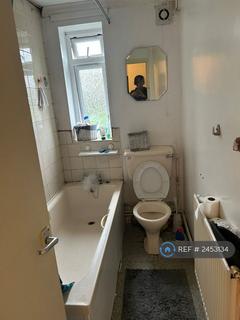 1 bedroom in a flat share to rent, Brereton Close, Norwich, NR5