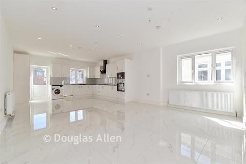 4 bedroom semi-detached bungalow for sale, Purland Close, Dagenham RM8