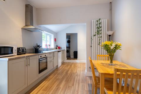 4 bedroom terraced house to rent, Richmond Road - Student House - 26/27