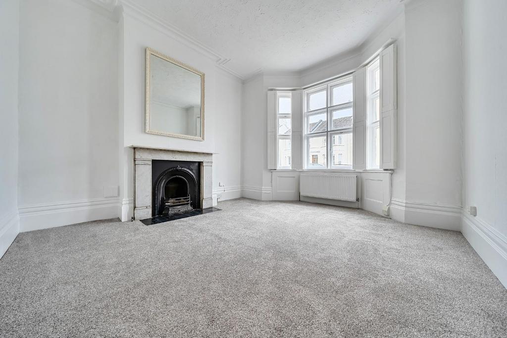 Apartment in Brighton - View 3
