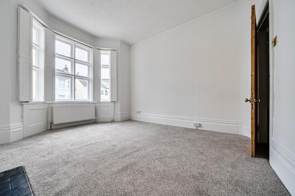 Apartment in Brighton - View 4