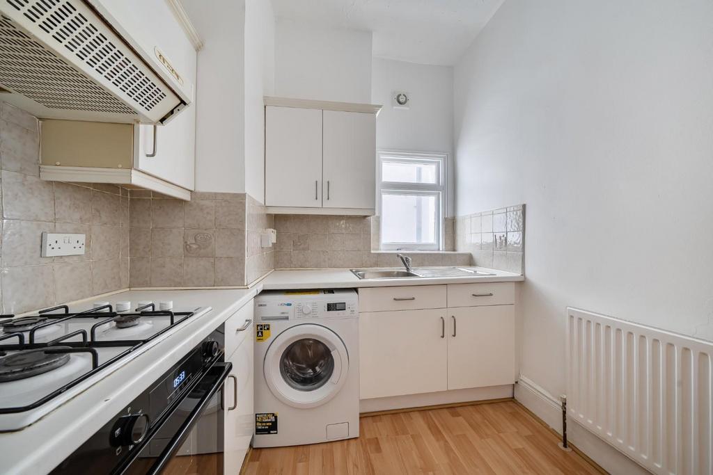 Apartment in Brighton - View 5