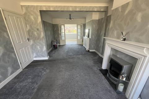 3 bedroom end of terrace house for sale, Havering Road, Romford RM1