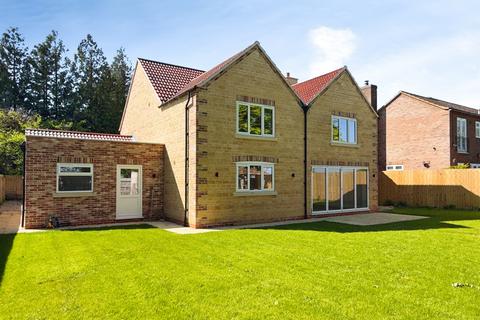 4 bedroom detached house for sale, Main Road, Bourne PE10