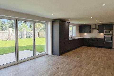 4 bedroom detached house for sale, Main Road, Bourne PE10