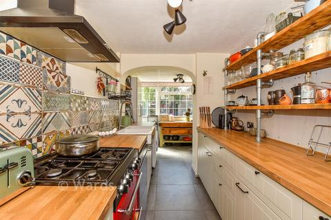 4 bedroom semi-detached house for sale, Knaves Acre, Headcorn TN27
