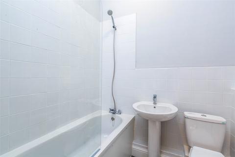 1 bedroom flat for sale, School Hill, Lamberhurst, Tunbridge Wells, Kent, TN3