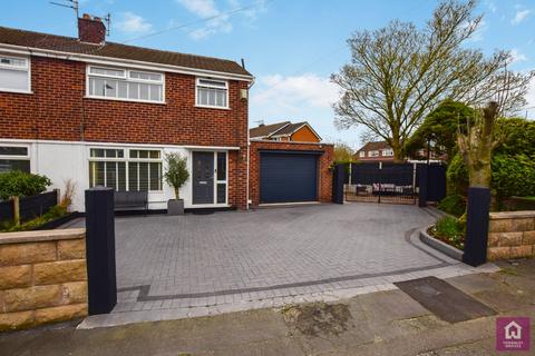 Semi-detached house - Langdale Road, Partington, Manchester, Greater Manchester, M31