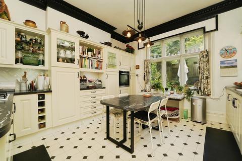 4 bedroom semi-detached house for sale, Wells Road, Malvern