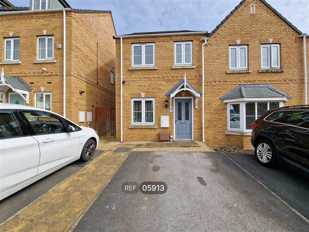 Springfield Avenue, Wakefield, WF3 3FL 2 bed detached house - £1,100 ...
