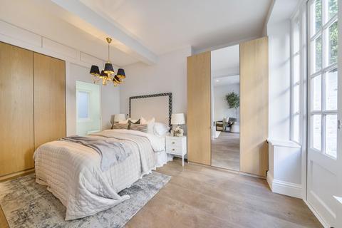 Lexham Gardens, Kensington, London, W8