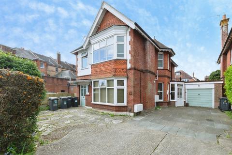 Maisonette - Talbot Road, Bournemouth