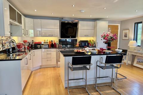 3 bedroom apartment for sale, Abbey Court, TAVISTOCK PL19