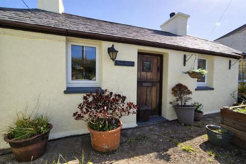 2 bedroom cottage for sale, Seren Bach, Edern