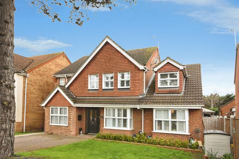 5 bedroom detached house for sale, Cranfield Park Road, Wickford