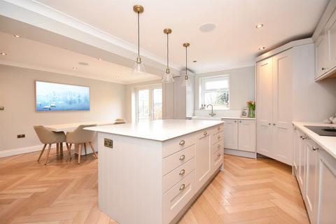 5 bedroom detached house for sale, Cranfield Park Road, Wickford