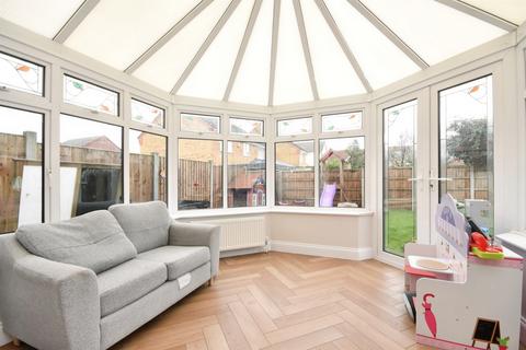 5 bedroom detached house for sale, Cranfield Park Road, Wickford
