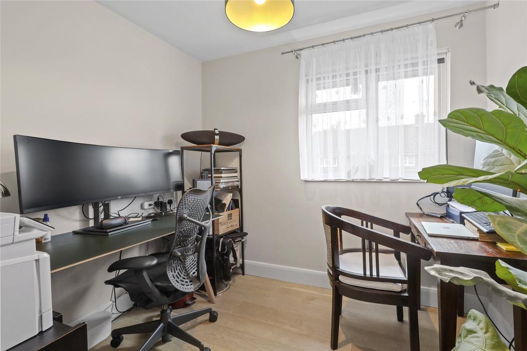 Bedroom/Study