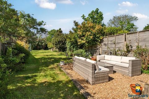 2 bedroom semi-detached house for sale, New Cross Road, Surrey GU2