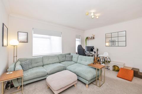 1 bedroom apartment for sale, Ferryhills Close, Watford