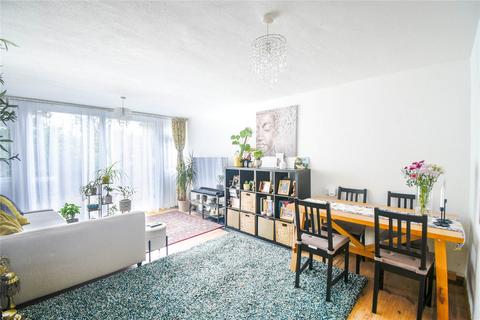 1 bedroom maisonette for sale, Dovedale Close, Uxbridge UB9