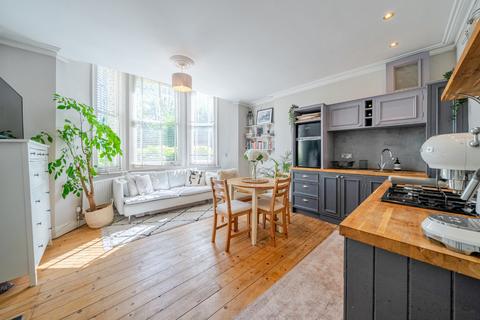 1 bedroom flat for sale, Bedford Hill, Balham, London, SW12