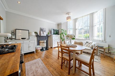 1 bedroom flat for sale, Bedford Hill, Balham, London, SW12