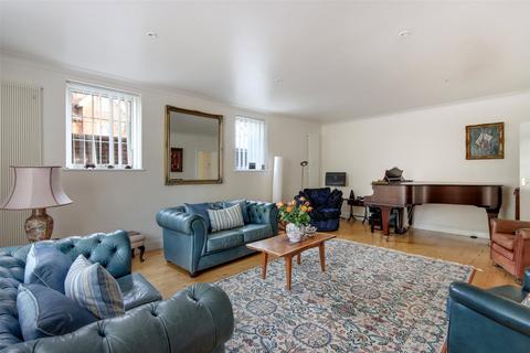 4 bedroom detached house for sale, Oakhill Road, Sevenoaks, Kent, TN13