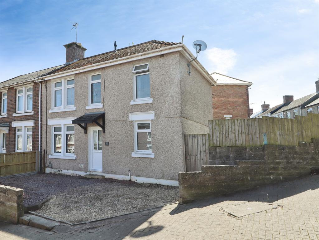 2 bedroom semi-detached house for sale