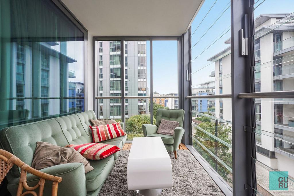 Riverside Quarter, London, SW18 2 bed apartment - £840,000