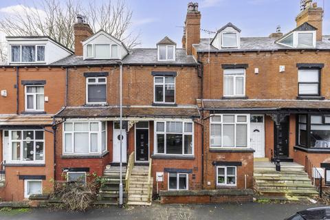6 bedroom house to rent, Village Place, Leeds LS4
