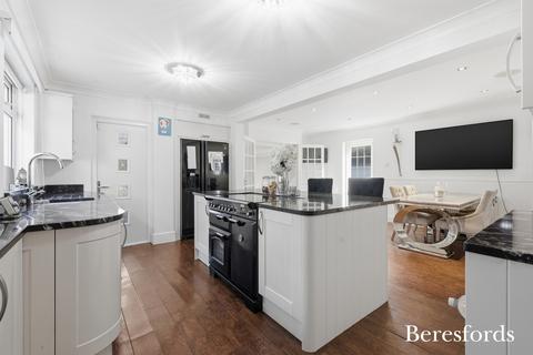 4 bedroom detached house for sale, Nags Head Lane, Brentwood, CM14