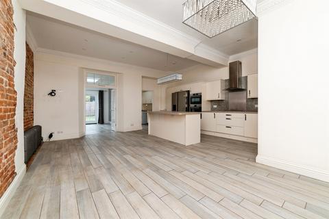 4 bedroom terraced house for sale, Hitchin Street, BALDOCK