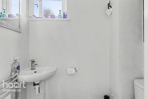 2 bedroom detached house for sale, Dreadnought Avenue, Minster