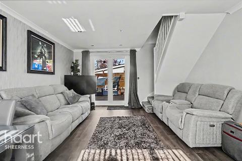 2 bedroom detached house for sale, Dreadnought Avenue, Minster