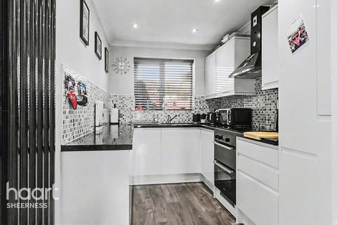 2 bedroom detached house for sale, Dreadnought Avenue, Minster
